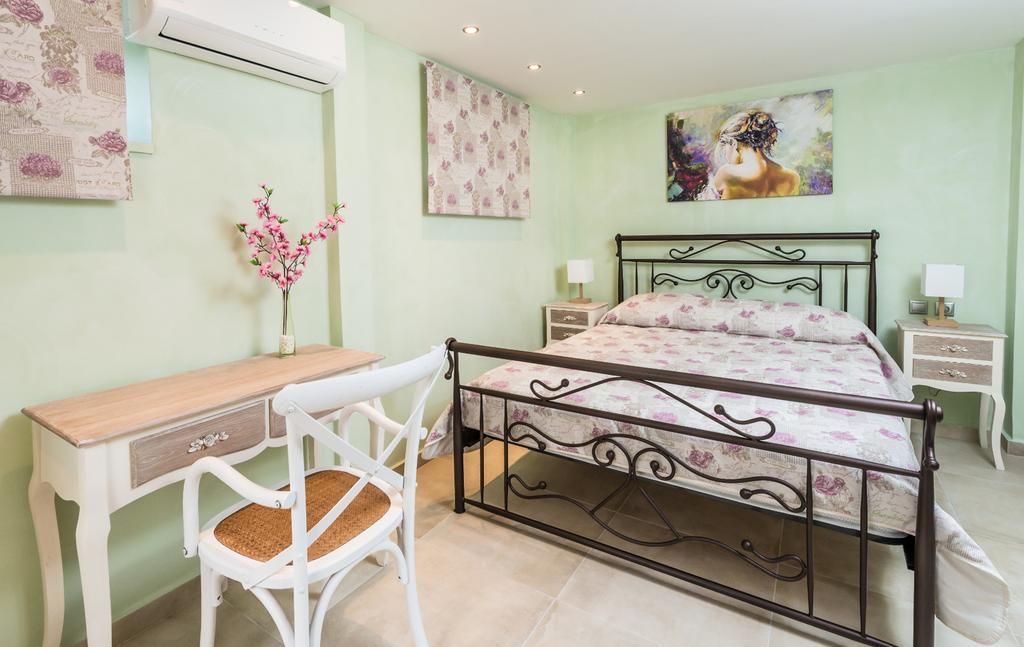 Villa Callisto- Elegant Restored Villa With Pool Gíri Kültér fotó