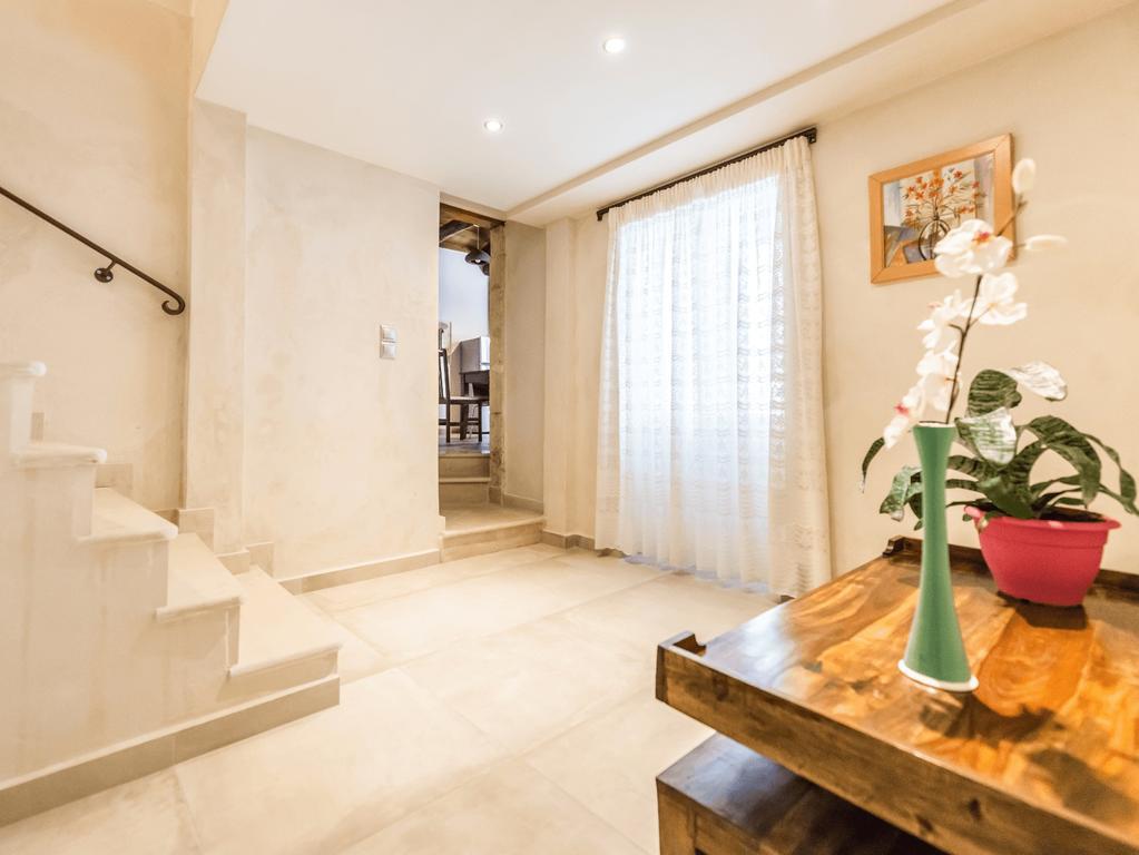 Villa Callisto- Elegant Restored Villa With Pool Gíri Kültér fotó