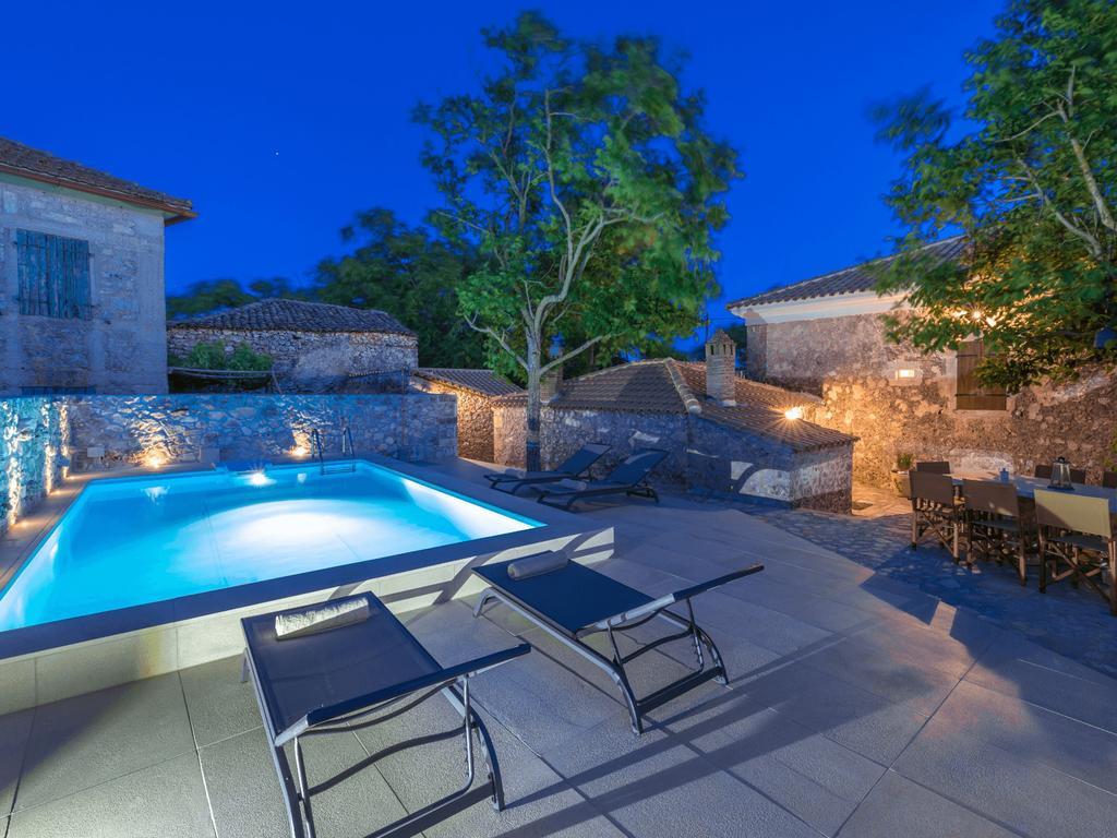 Villa Callisto- Elegant Restored Villa With Pool Gíri Kültér fotó