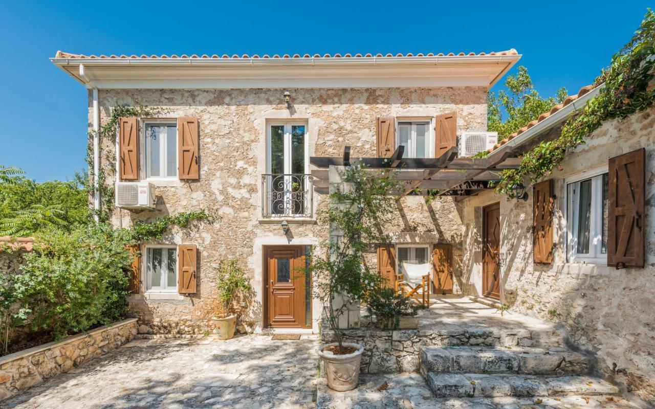 Villa Callisto- Elegant Restored Villa With Pool Gíri Kültér fotó